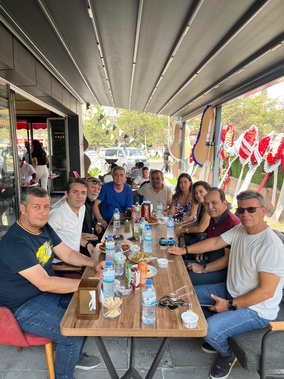 Kayseri'de Yeni Bir Lezzet Durağı: Gold Saray Tatlıcısı Açıldı